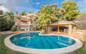 Six-Bedroom Holiday Home in Matadepera, Matadepera